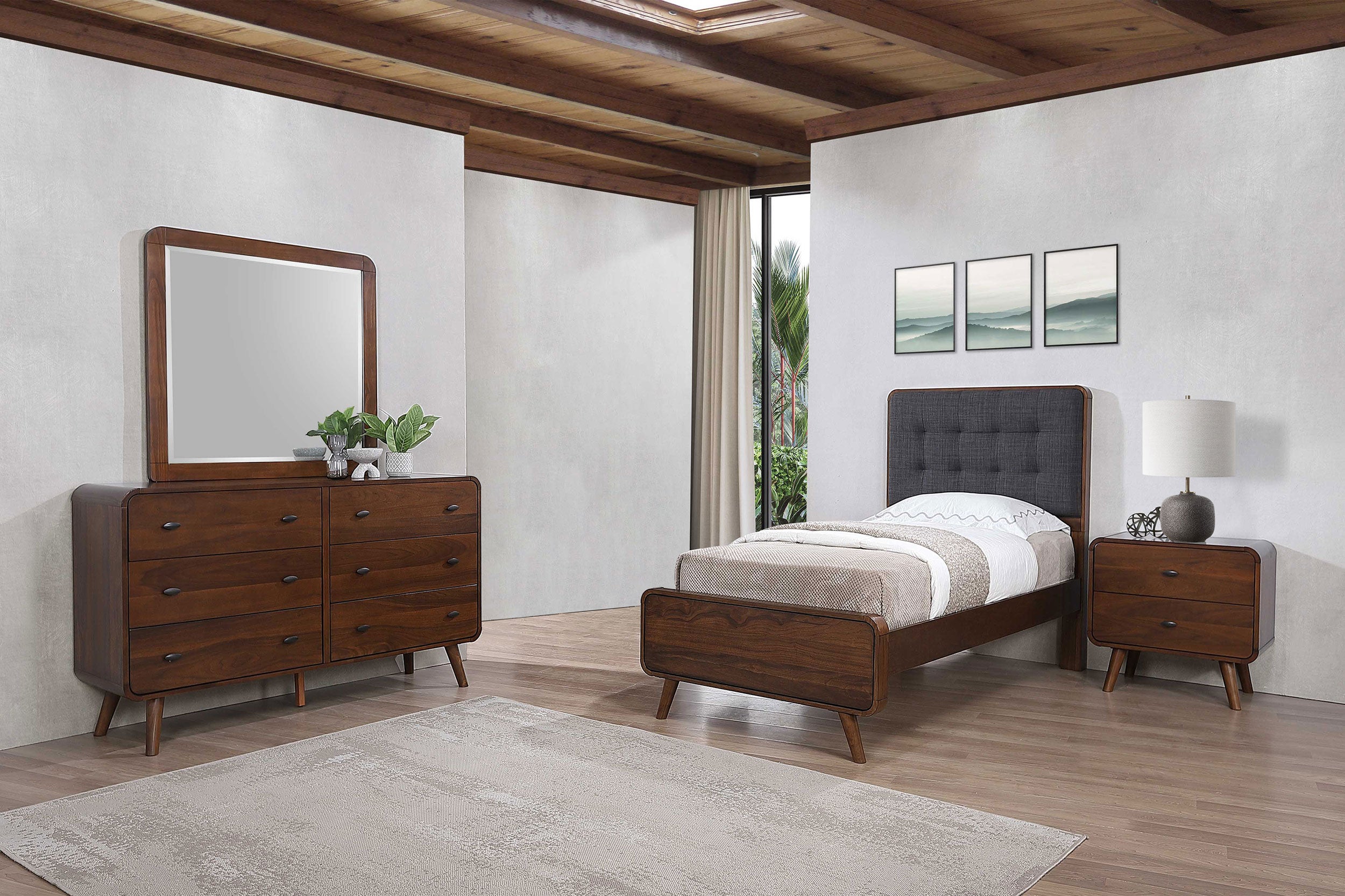 Robyn  California King Bedroom Set Dark Walnut