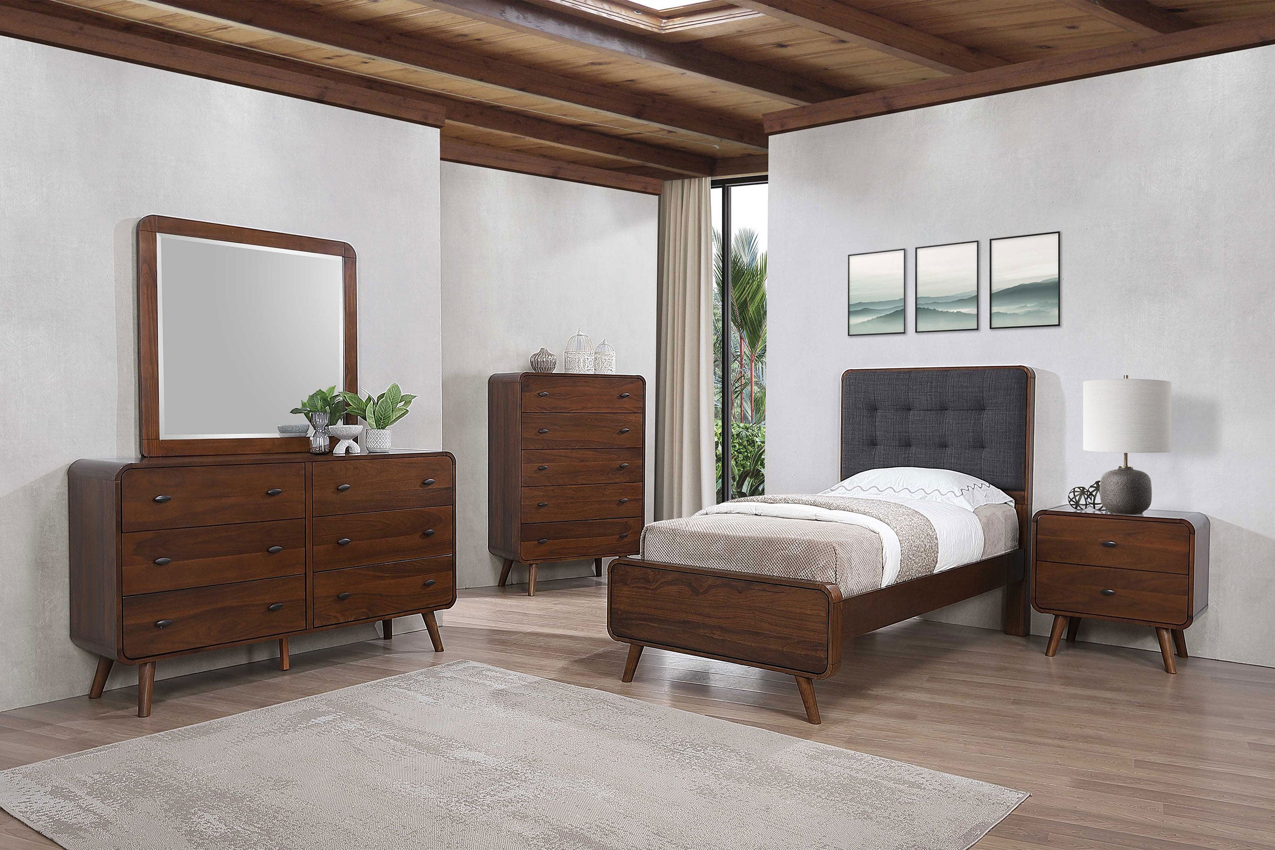 Robyn  California King Bedroom Set Dark Walnut