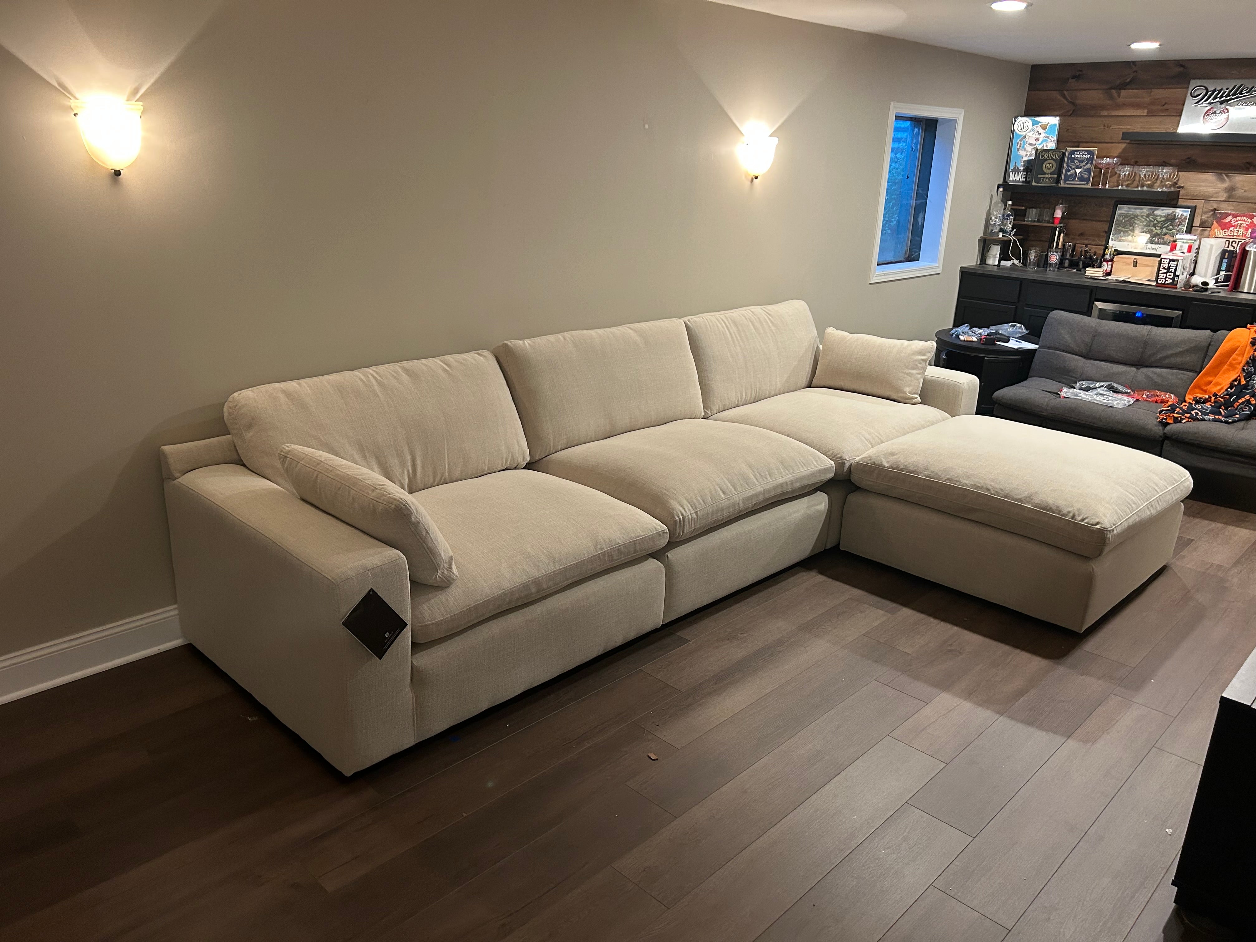 Elyza 2-3 Piece Sectional (Customizable)