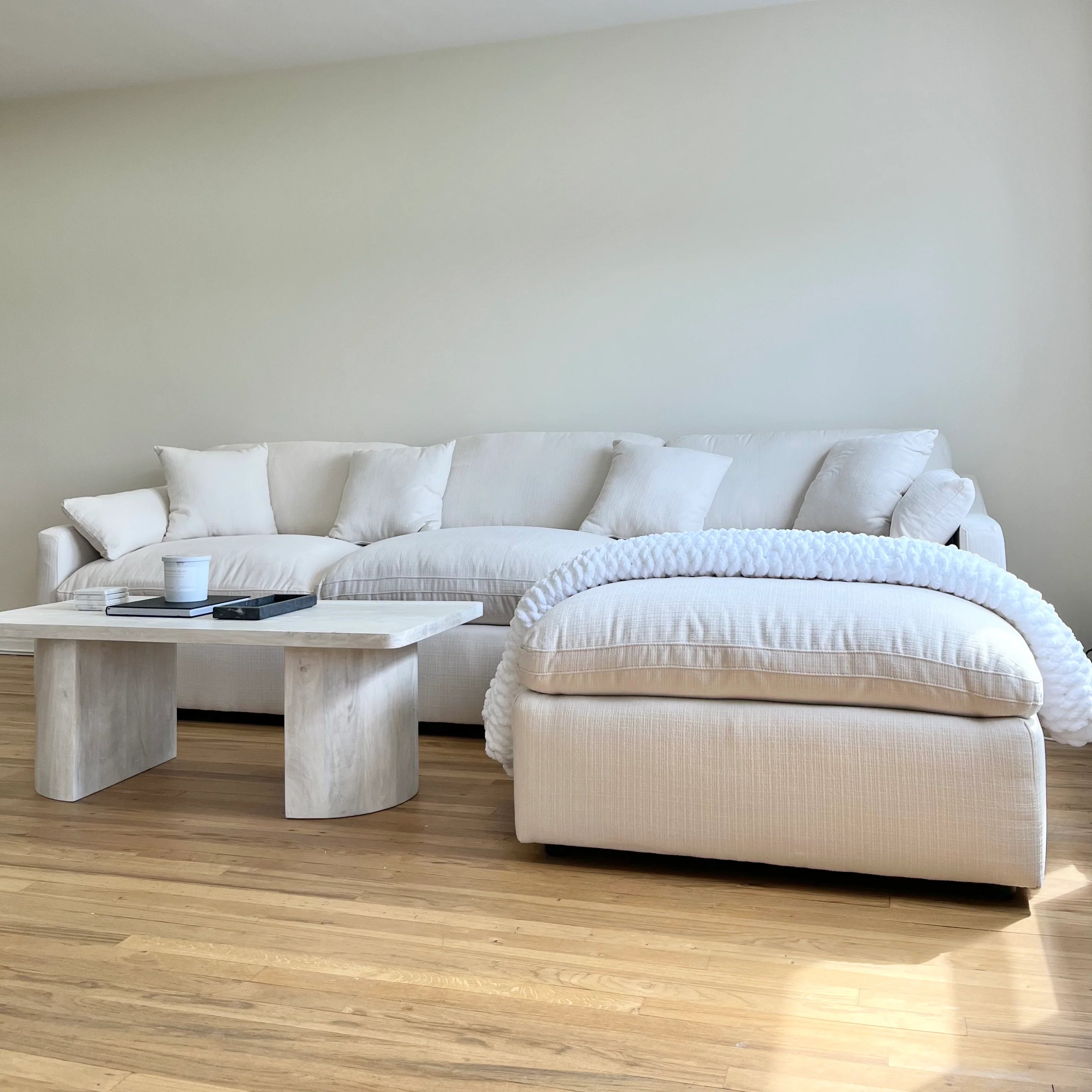 Velari Performance Slope
Arm Cloud Couch - Ivory/Charcoal