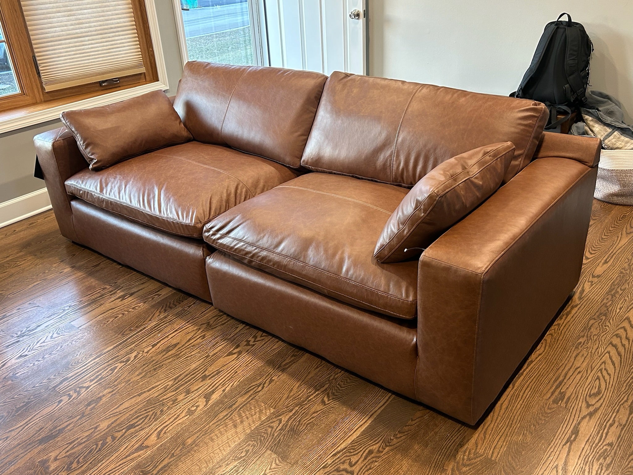 Emilia Sectional (Customizable)
