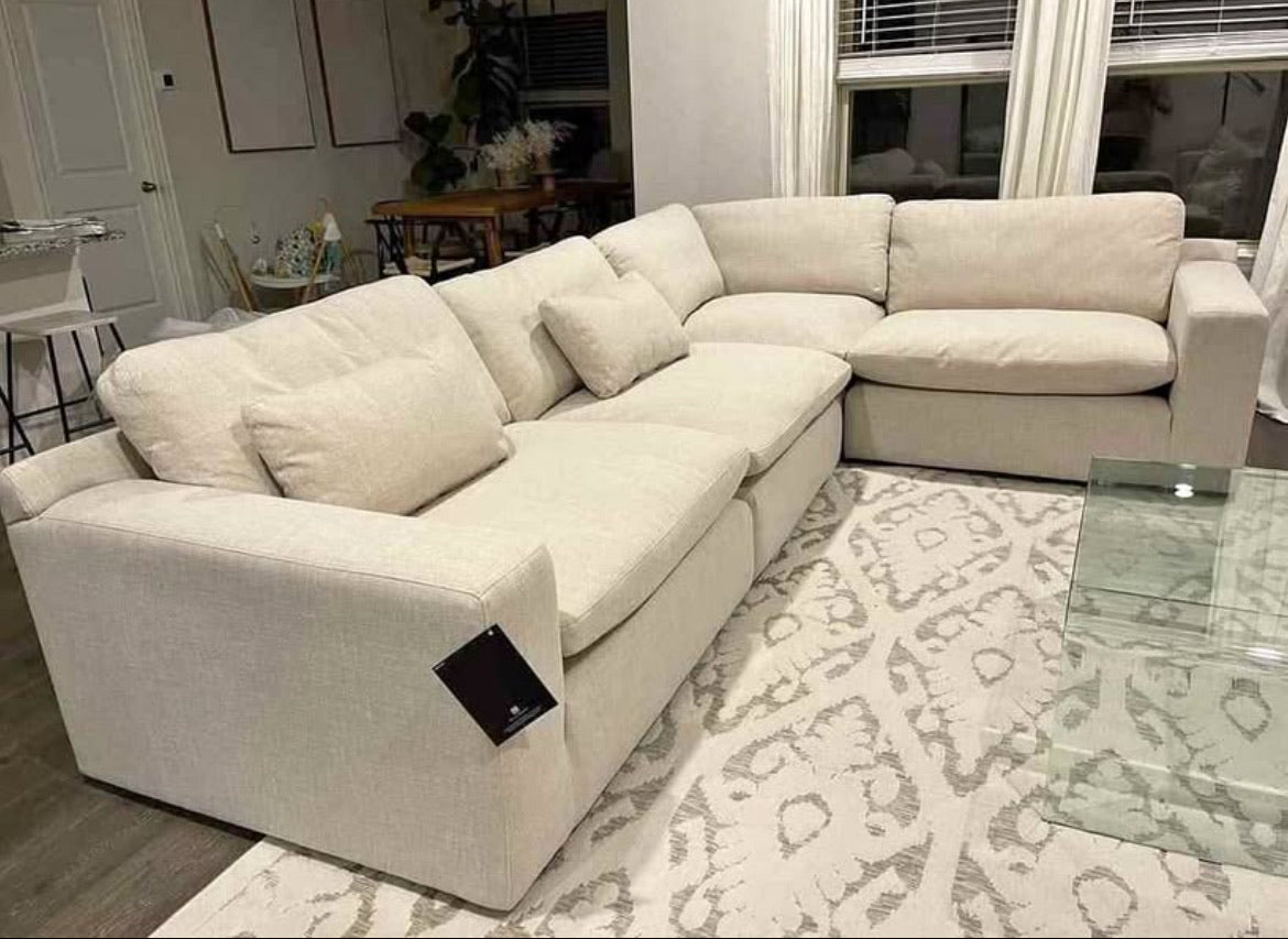 Elyza 4-5 Piece Sectional (Customizable)