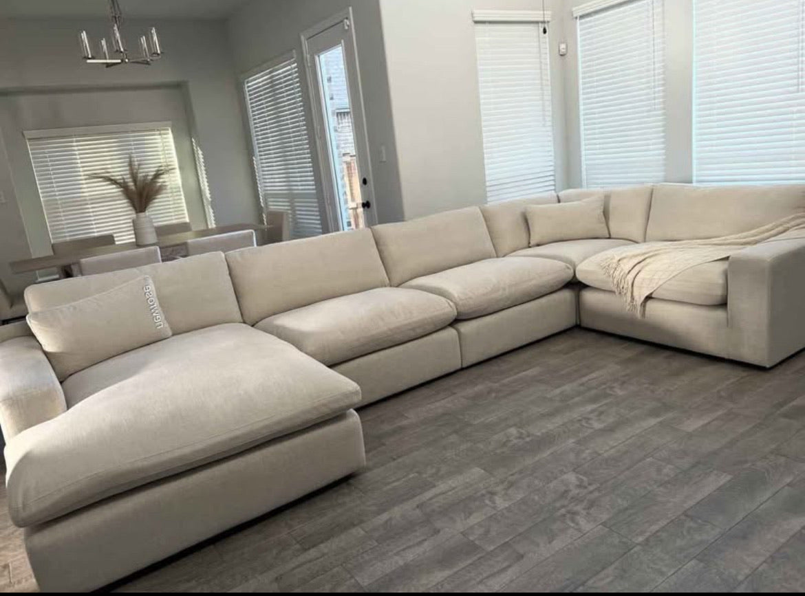 Elyza 4-5 Piece Sectional (Customizable)