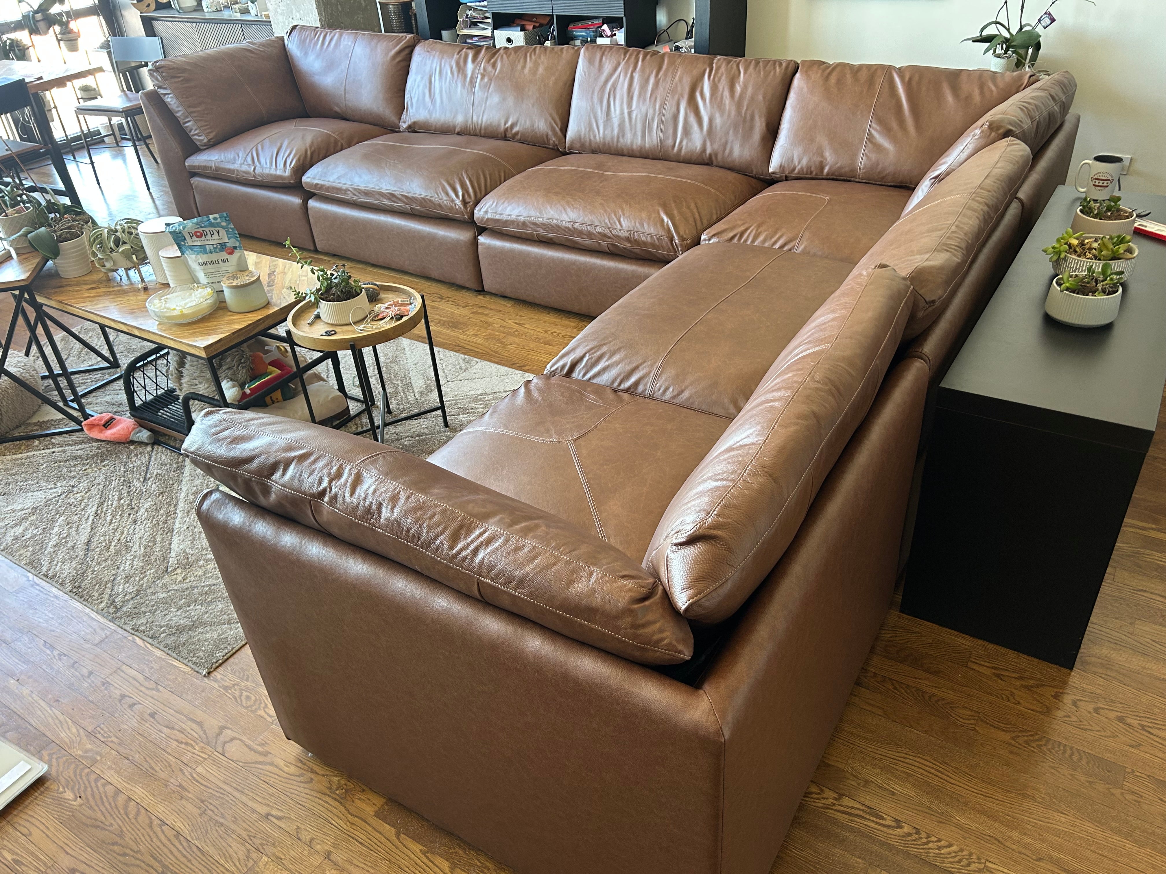 Emilia Sectional (Customizable)