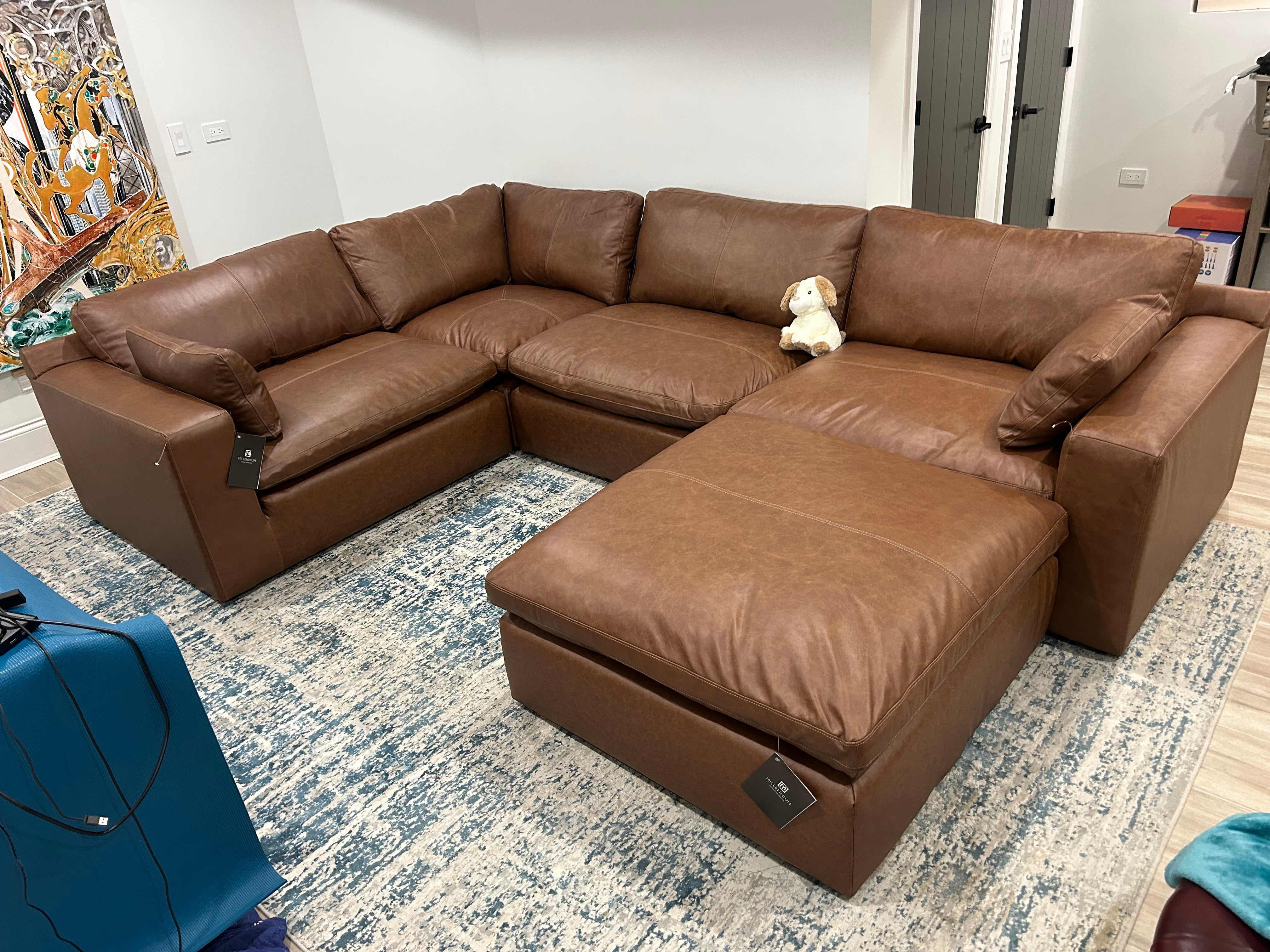 Emilia Sectional (Customizable)