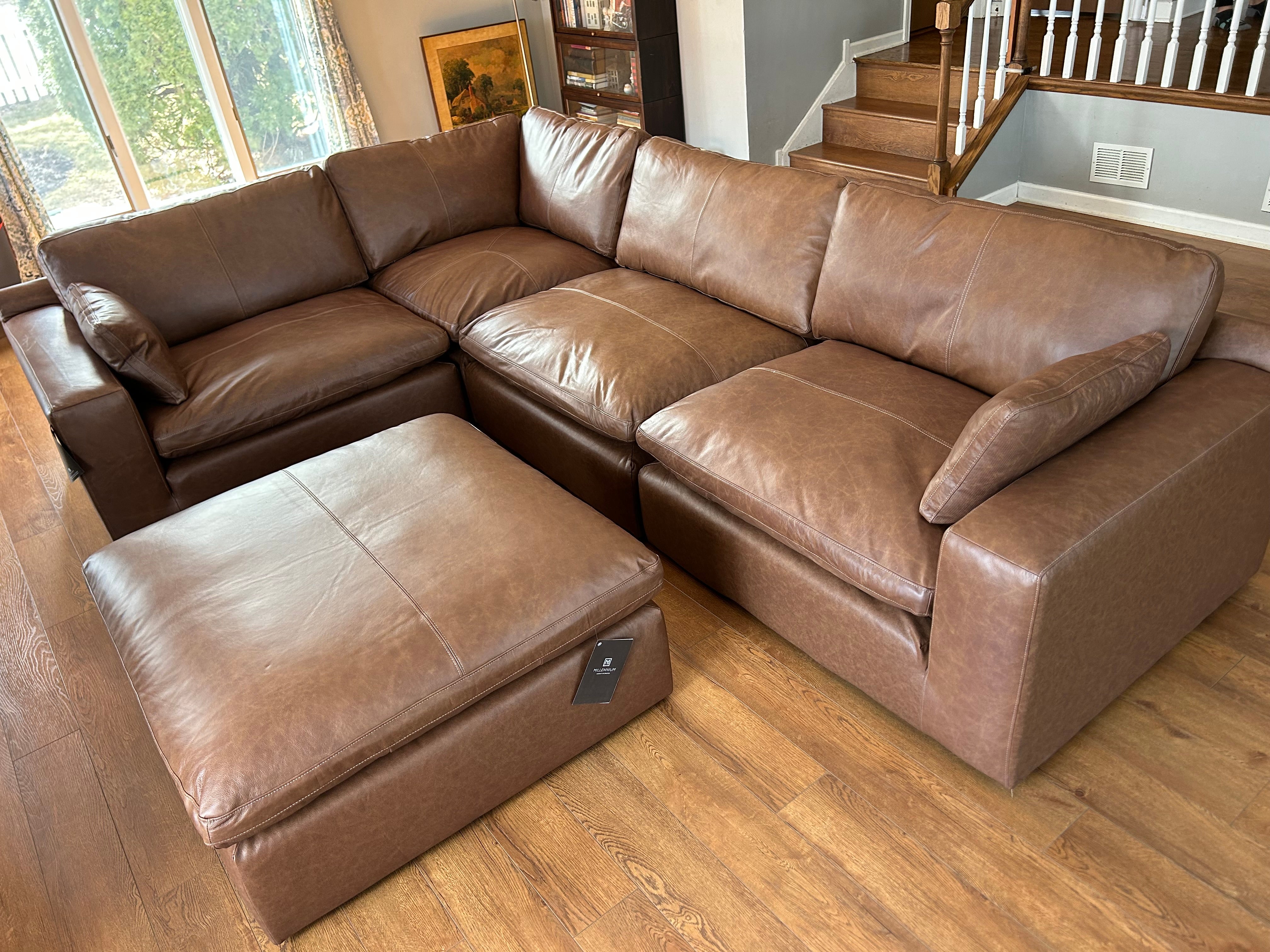 Emilia Sectional (Customizable)