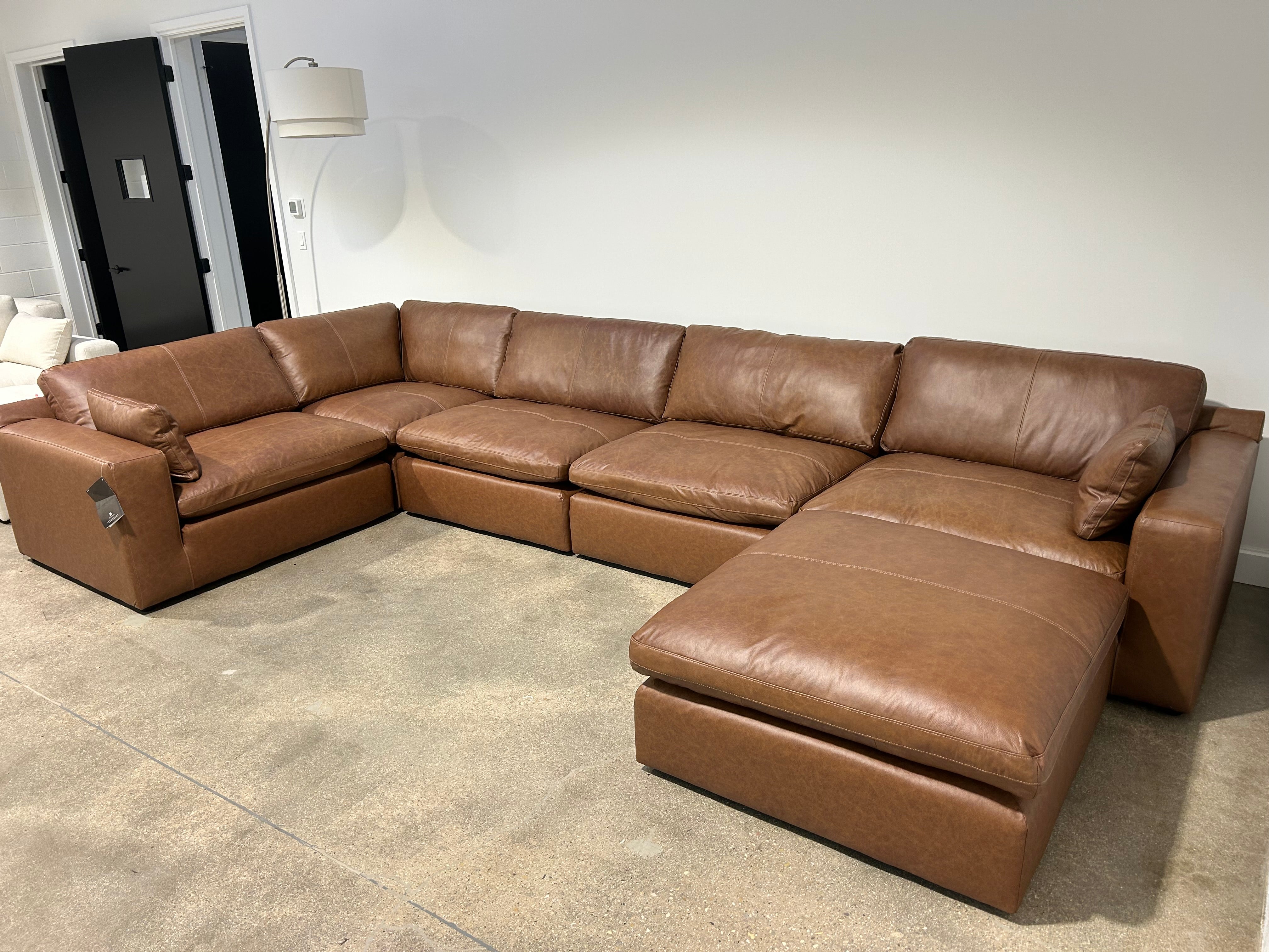 Emilia (Customizable)