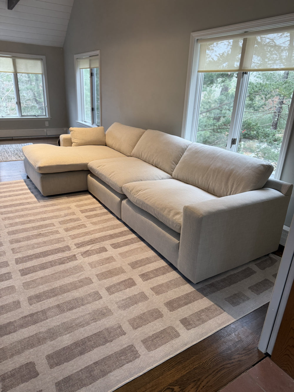 Elyza 2-3 Piece Sectional (Customizable)