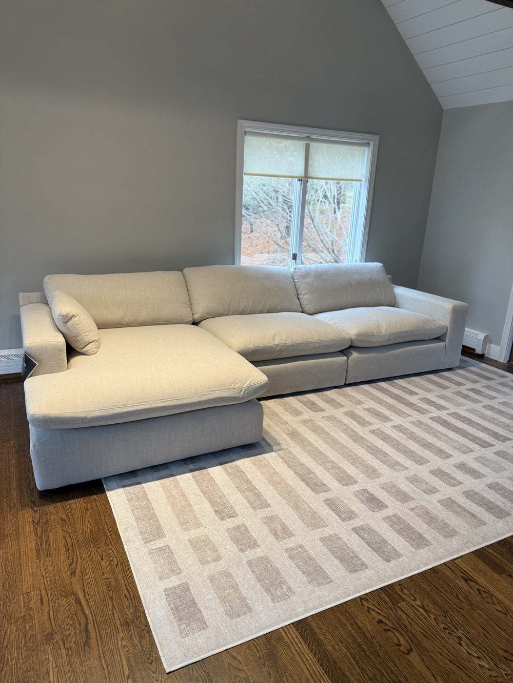 Elyza 2-3 Piece Sectional (Customizable)