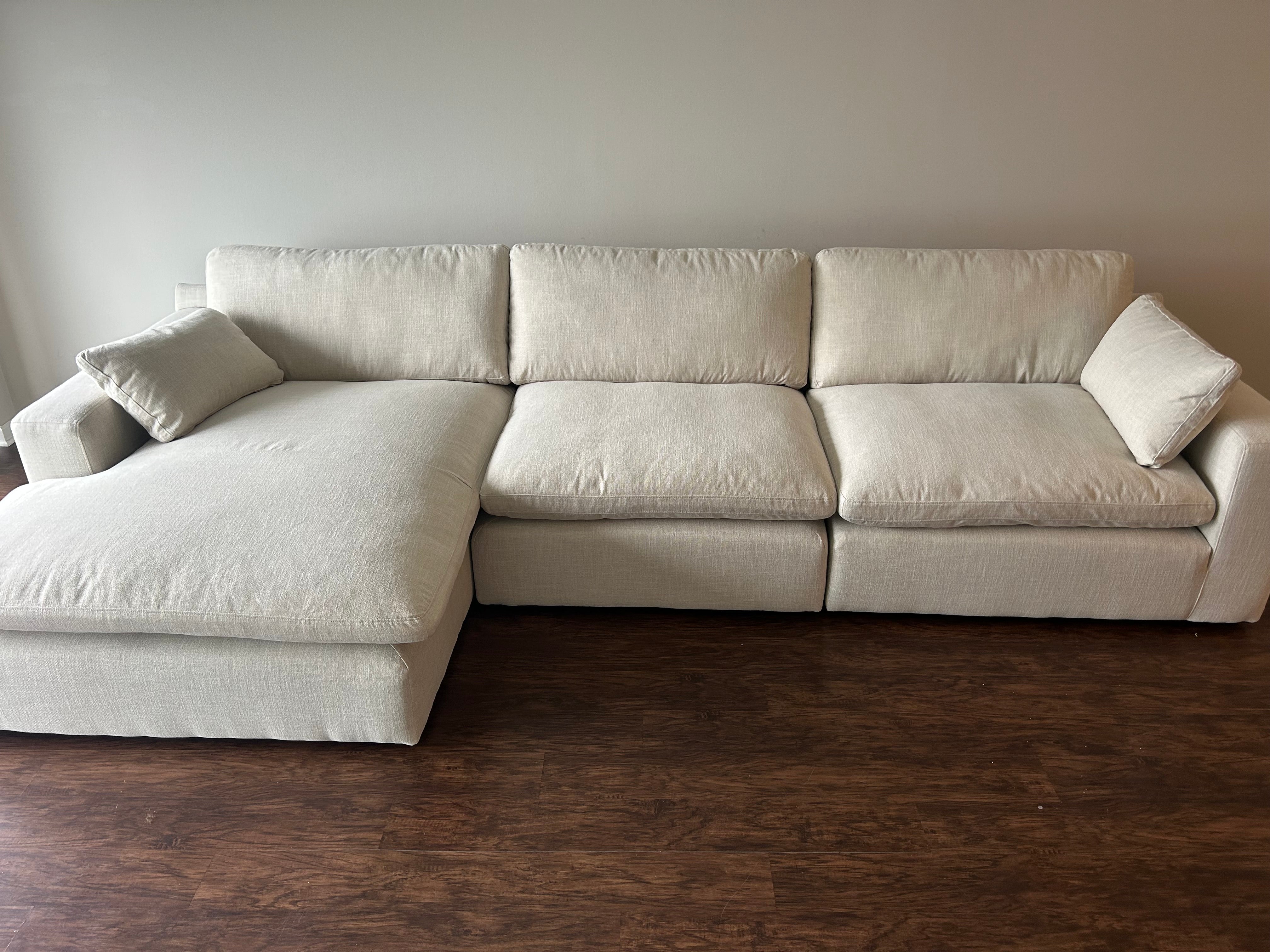 Elyza 2-3 Piece Sectional (Customizable)