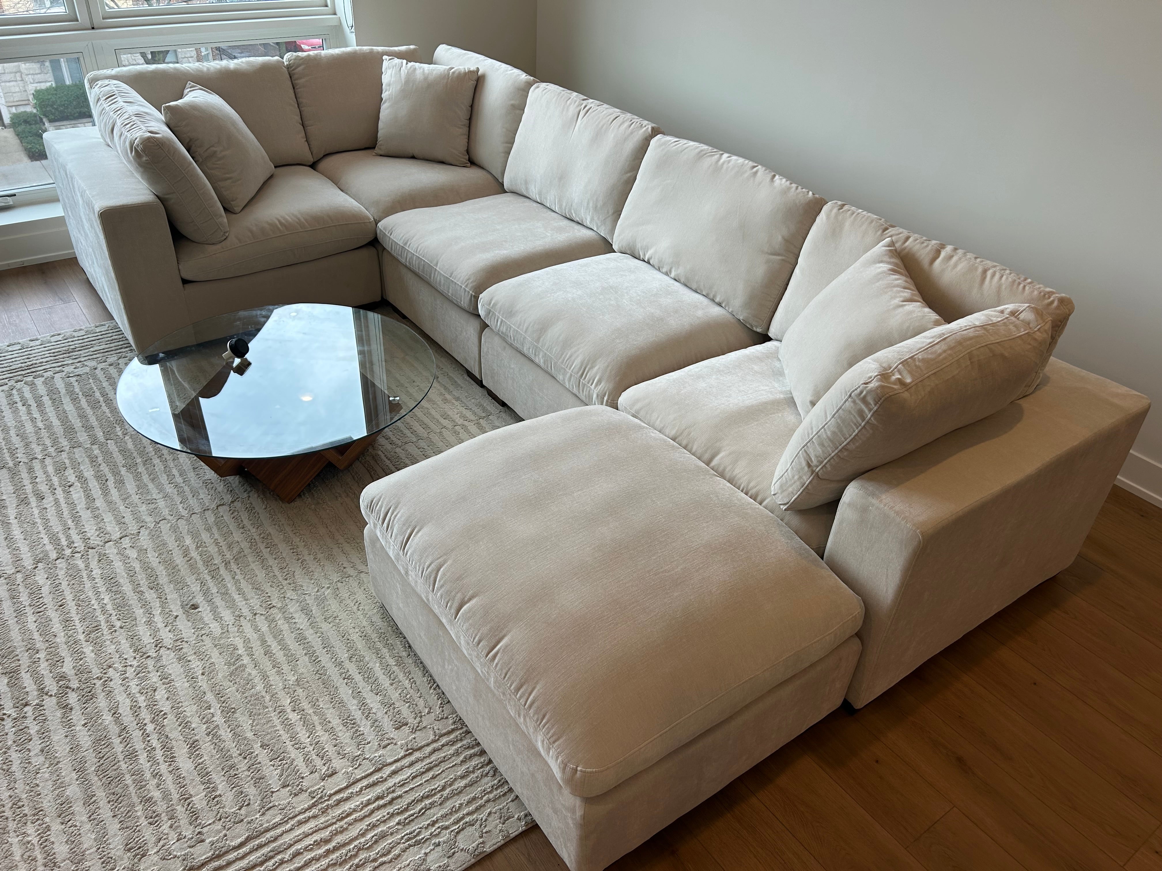 Columbia Modular Sectional (Customizable)