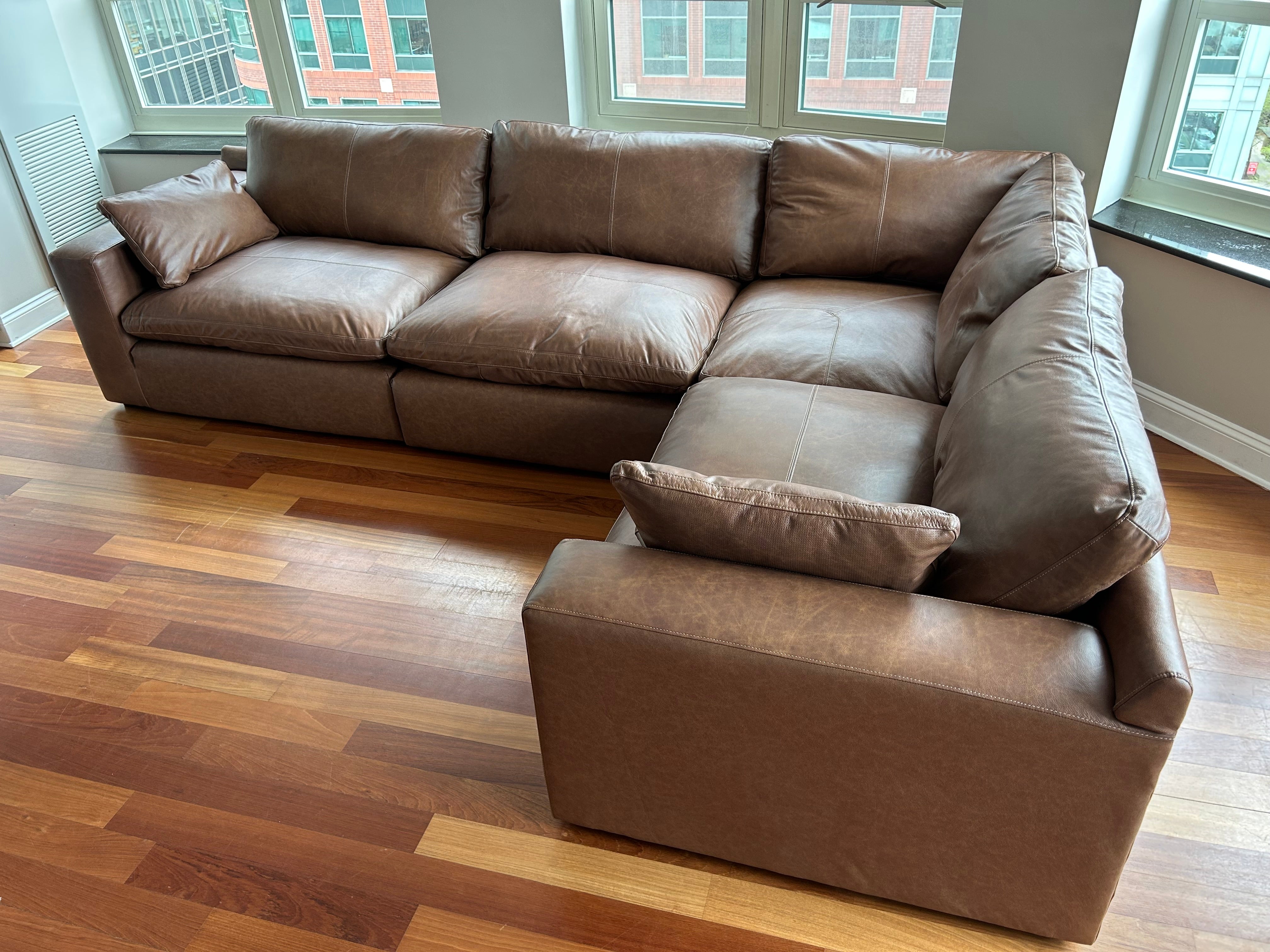 Emilia Sectional (Customizable)