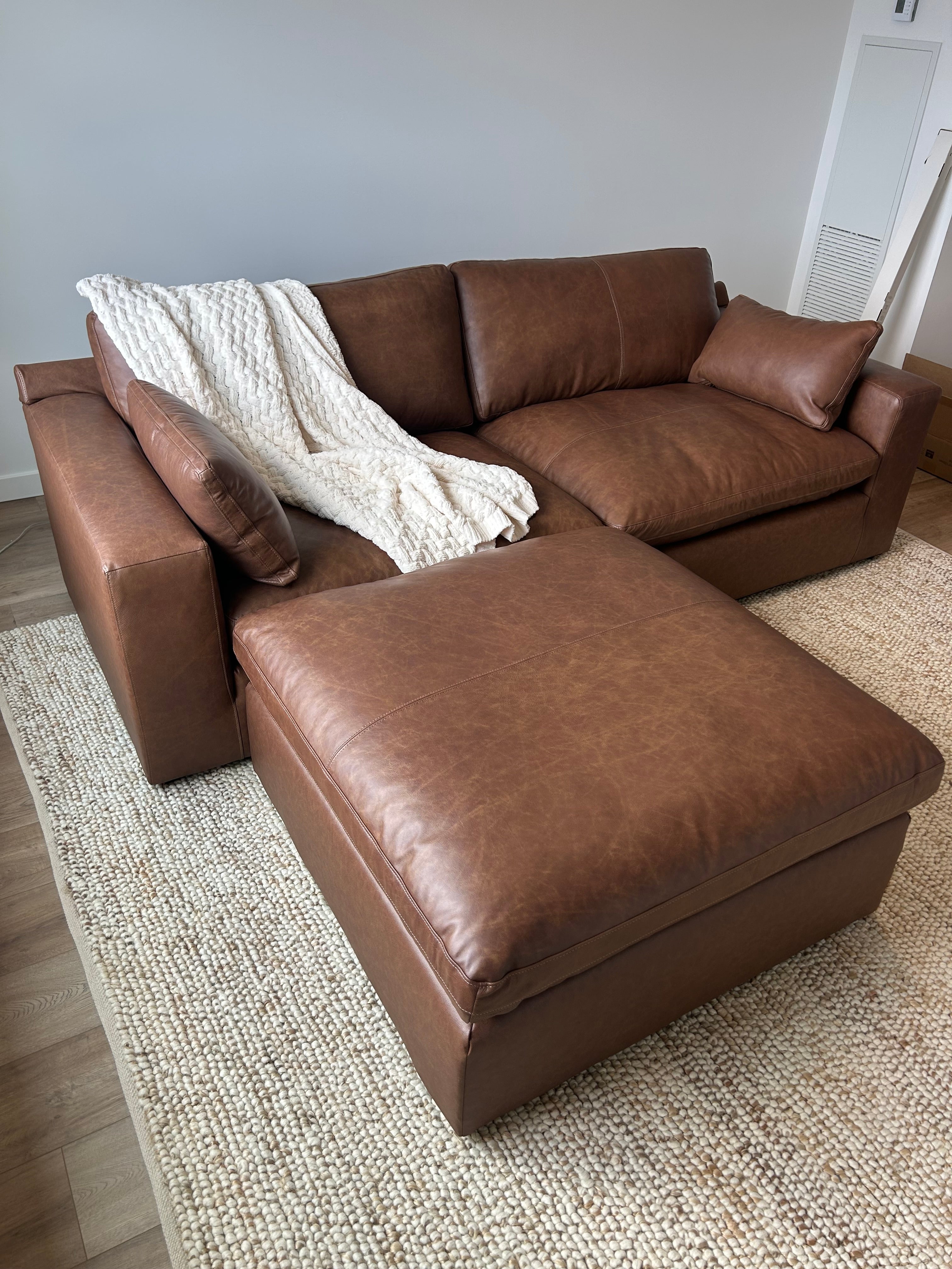 Emilia (Customizable)