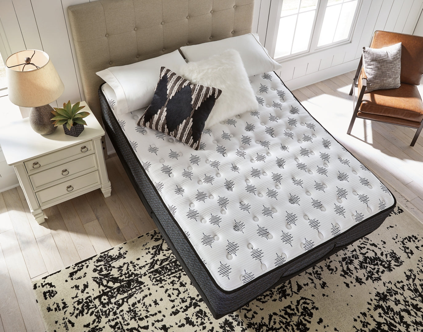 Ultra Luxury Tight Top with Memory Foam Mattress - Firm