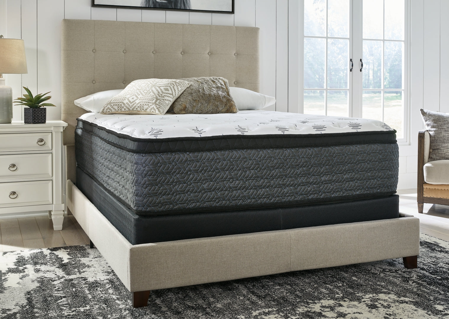 Ultra Luxury ET with Memory Foam Mattress - Plush