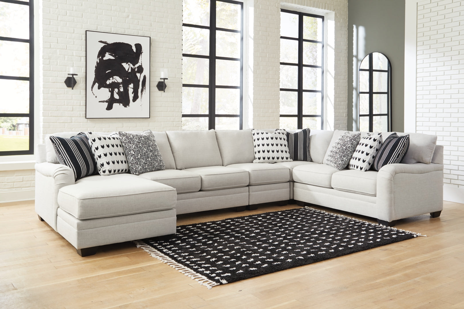 Huntsworth Sectional with Ottoman