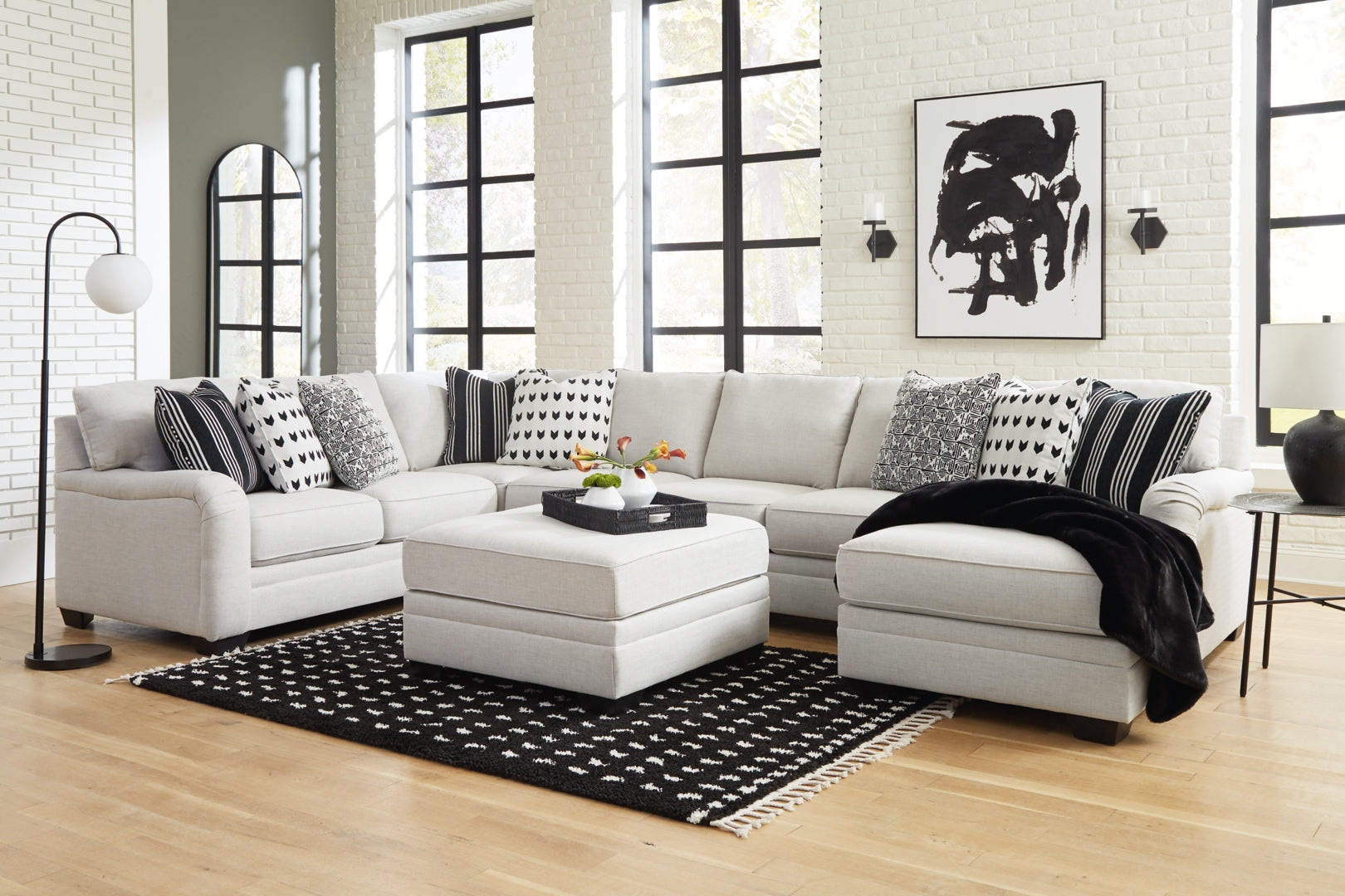 Huntsworth Sectional with Ottoman