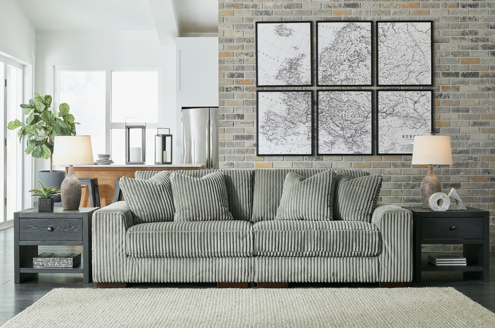 Lindyn 2-4 Piece Sectional (Customizable)