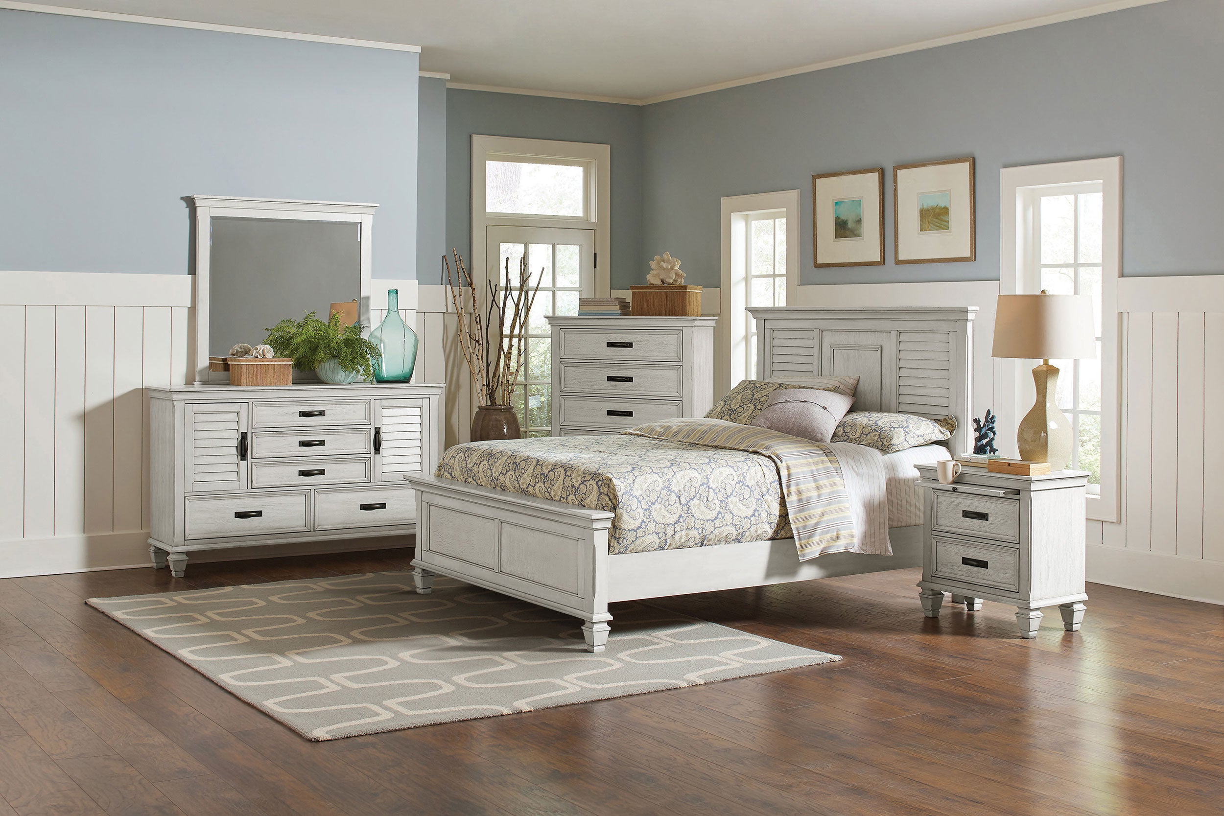 Franco   Bedroom Set Distressed White