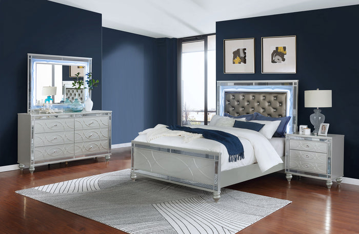 Gunnison  California King Bedroom Set Silver Metallic