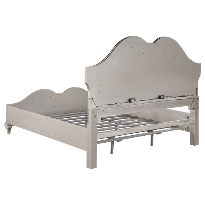 Evangeline  California King Bedroom Set Silver Oak