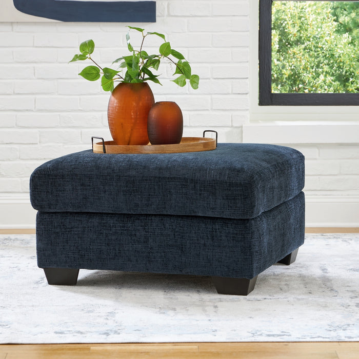 Aviemore Sectional with Chaise