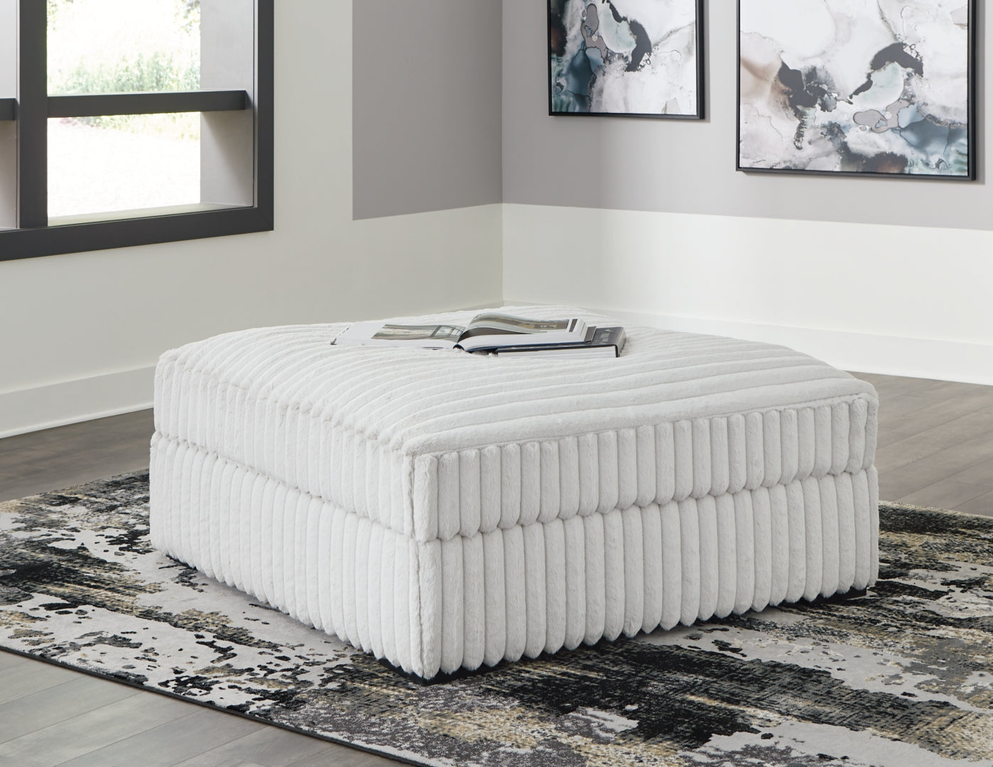 Stupendous Sectional with Ottoman (Customizable)