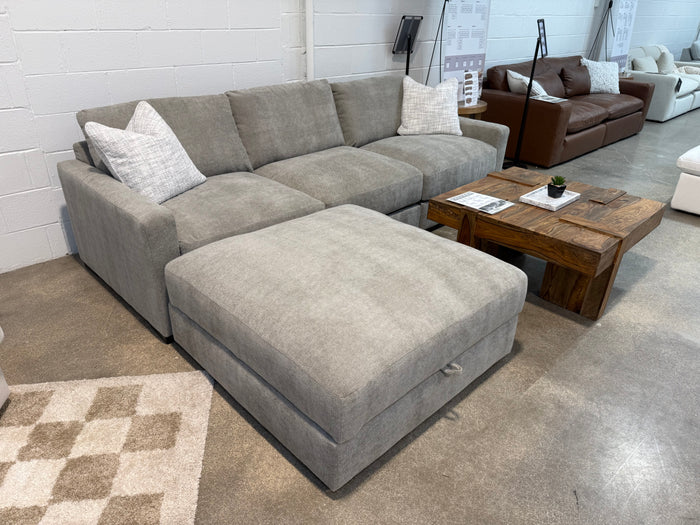 Addison Sectional (Customizable)