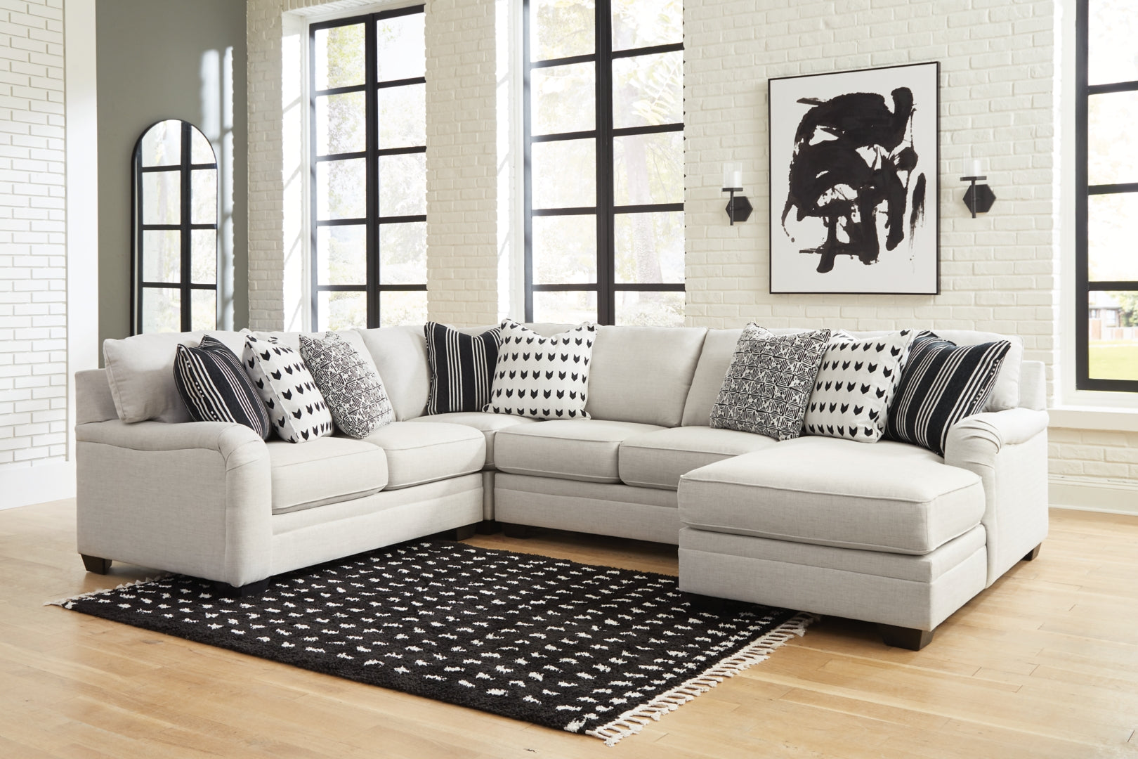 Huntsworth Sectional with Ottoman