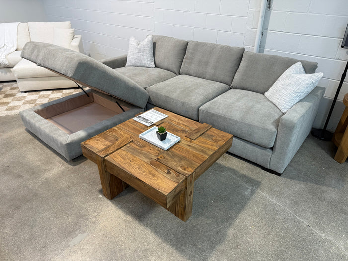 Addison Sectional (Customizable)