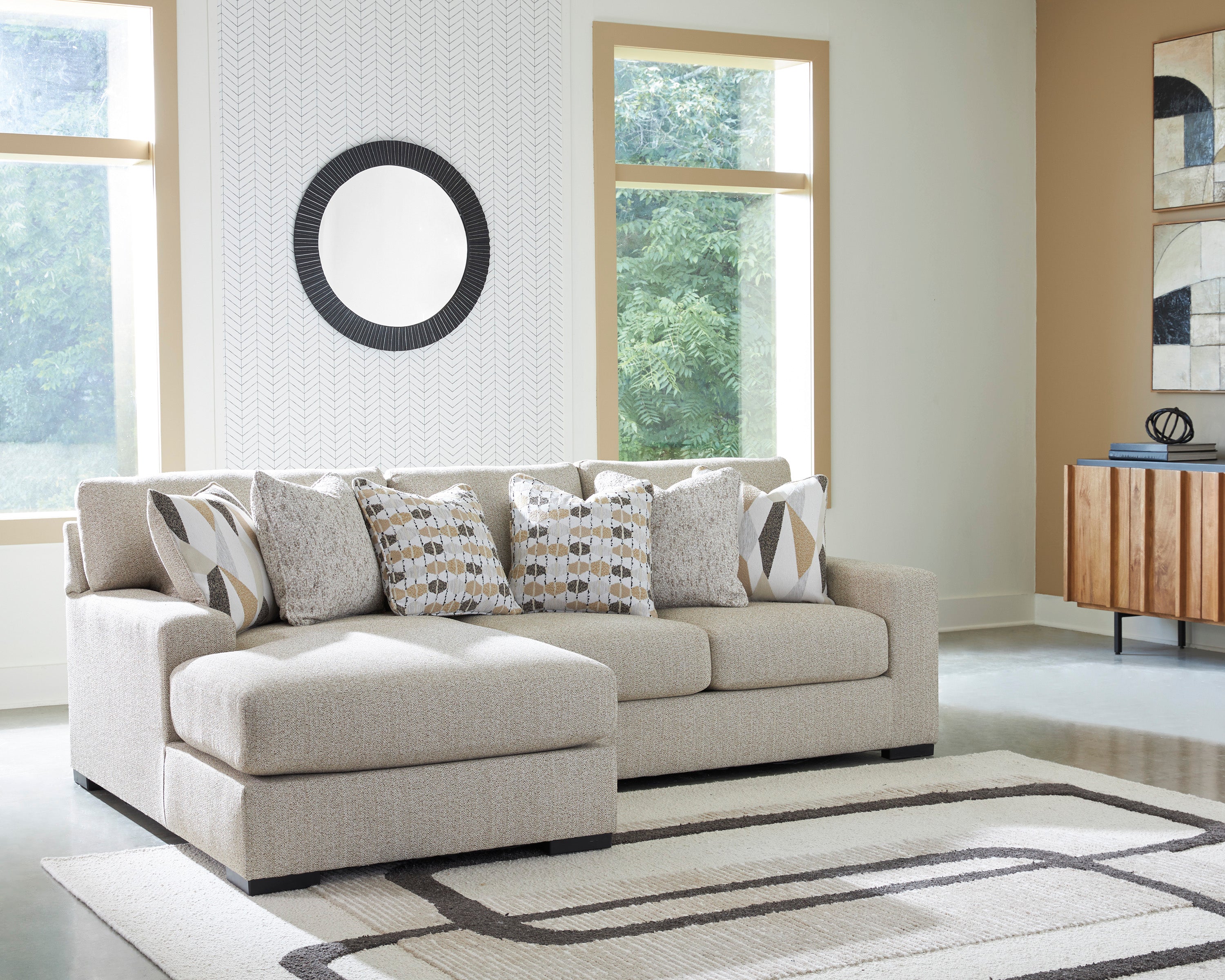 Laurelgrove 2-Piece Sectional Sofa Chaise