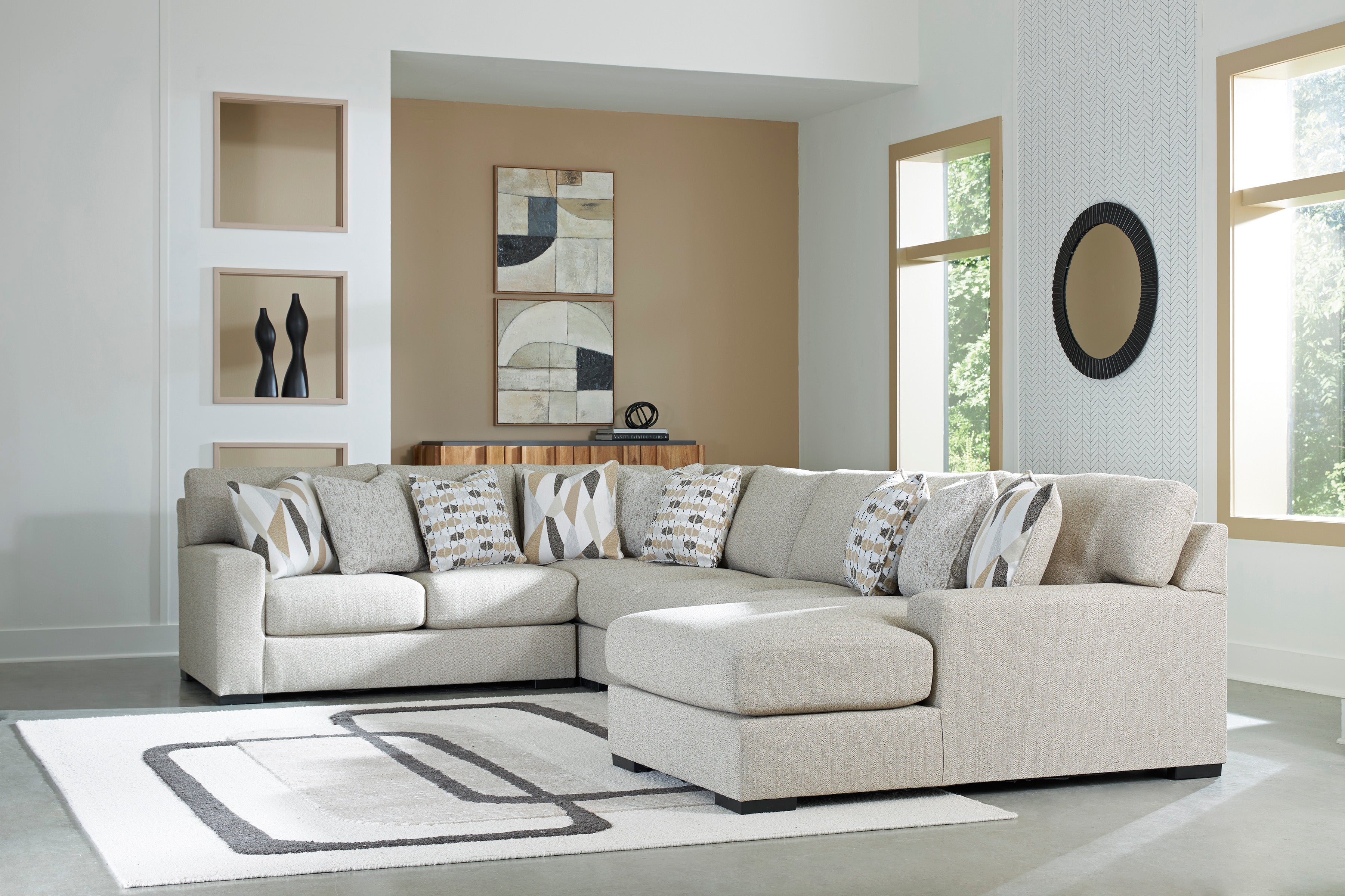 Laurelgrove 4-Piece Sectional with Chaise