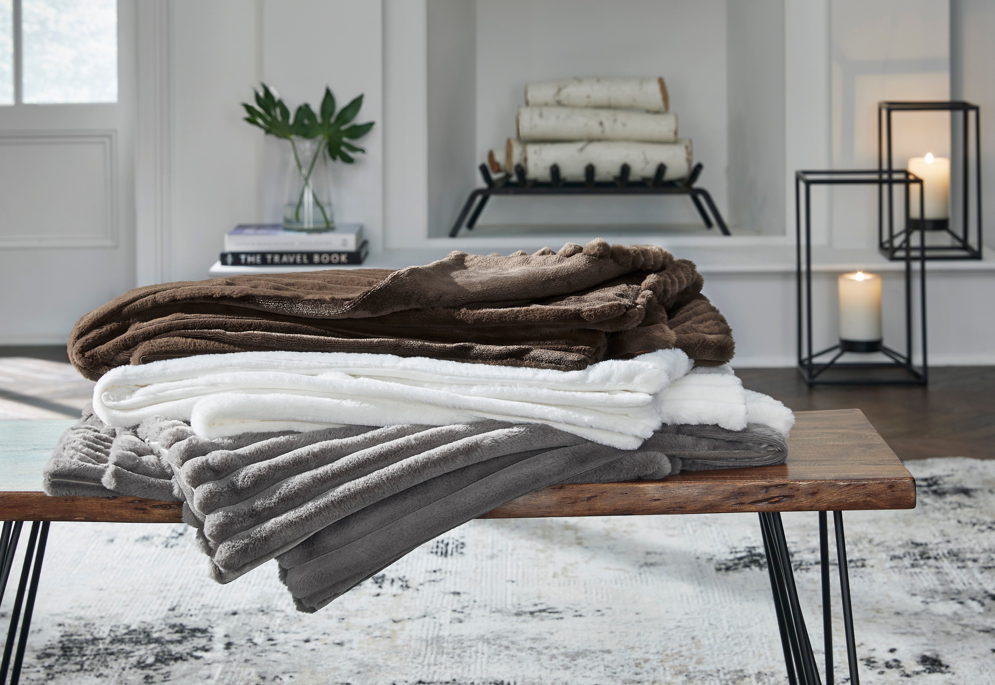 Jacquard Faux Fur Throw Blanket (4 colors)
