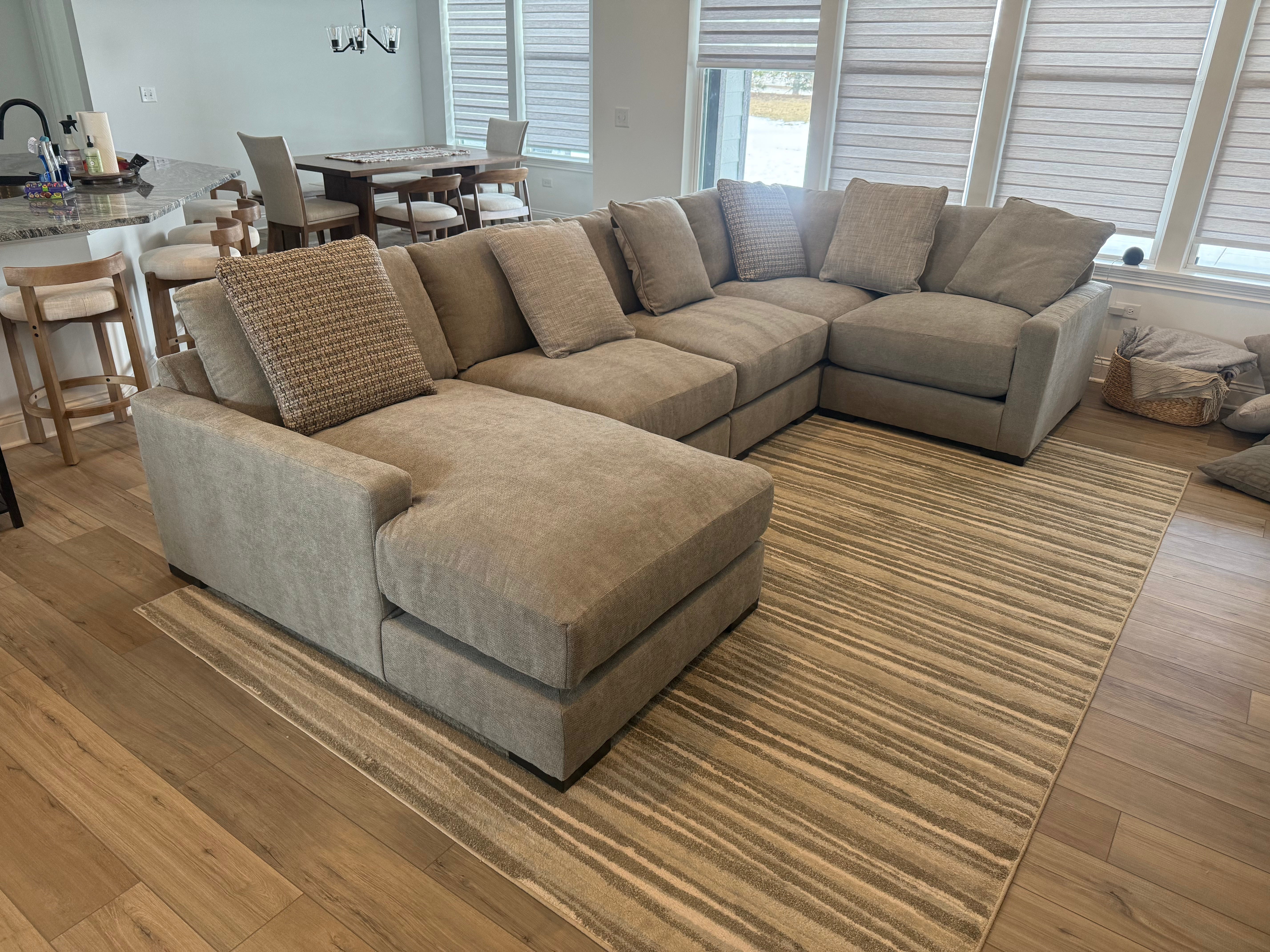Addison Sectional (Customizable)