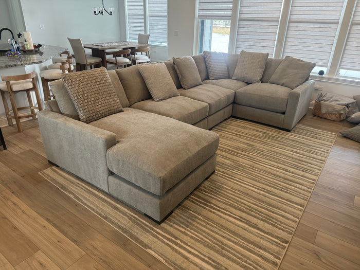Addison Sectional (Customizable)