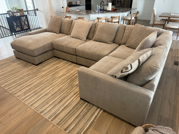 Addison Sectional (Customizable)