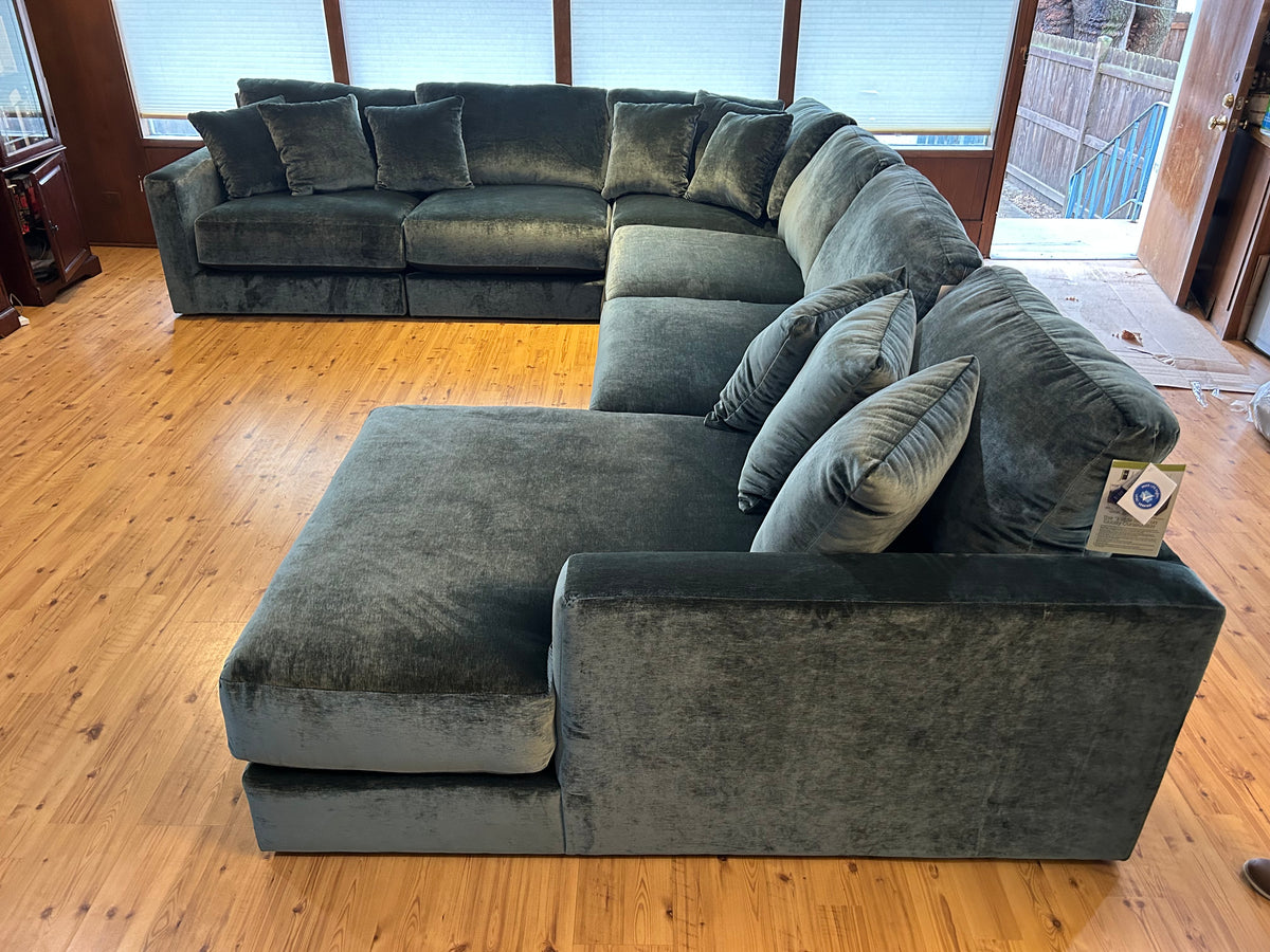Remington Sectional (Customizable)