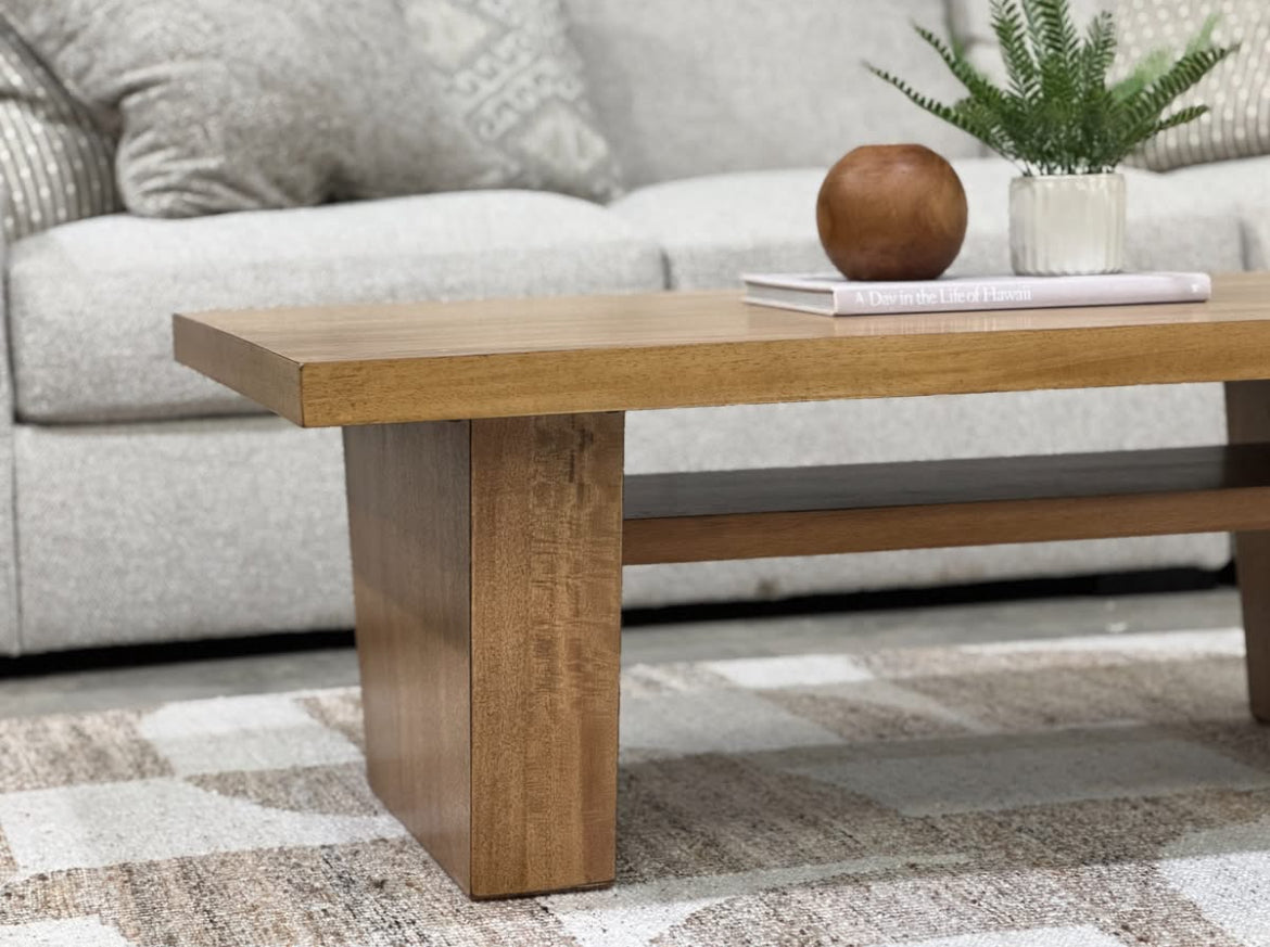 Kristiland Coffee Table with 2 End Tables