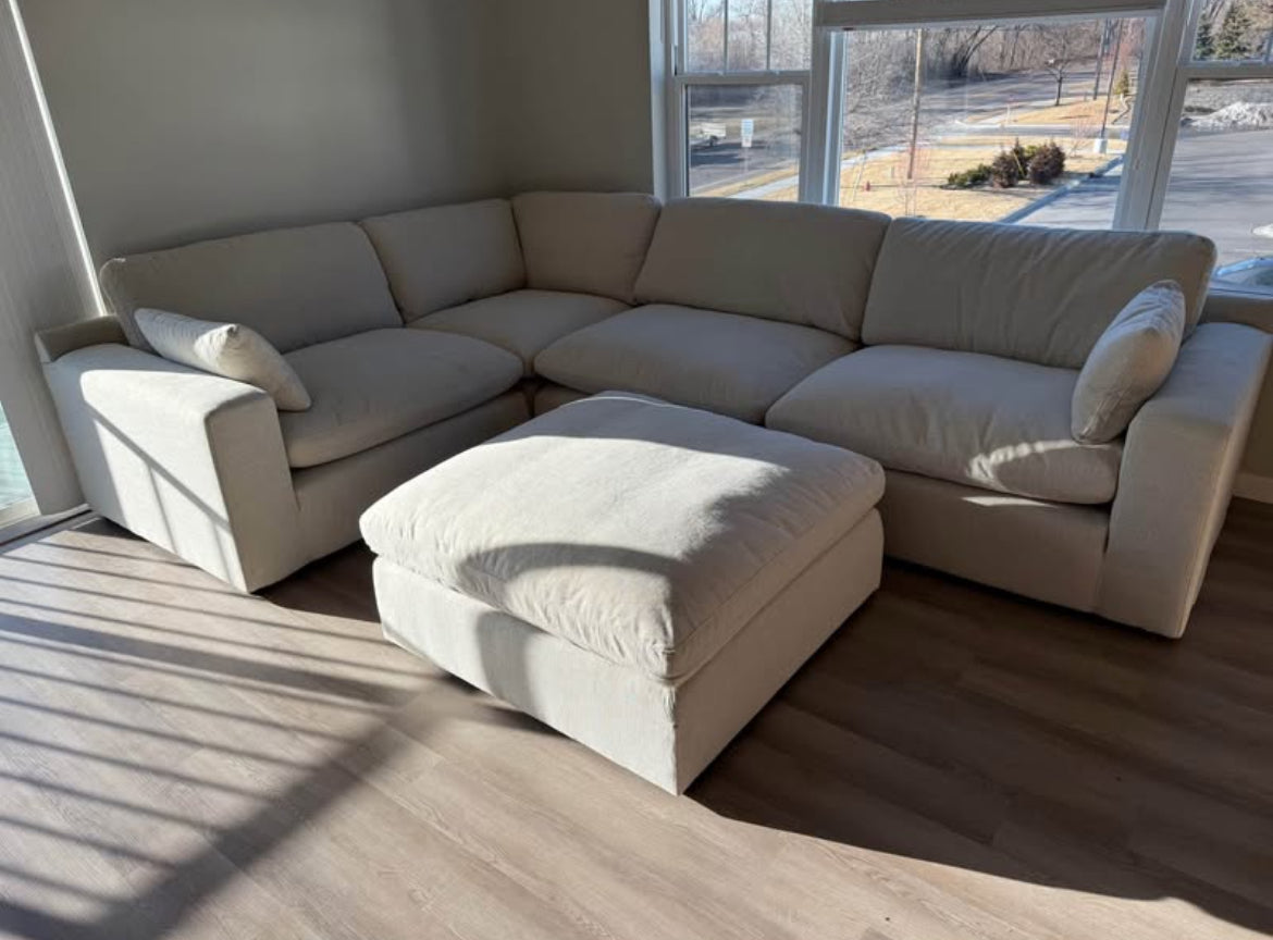 Elyza 4-5 Piece Sectional (Customizable)