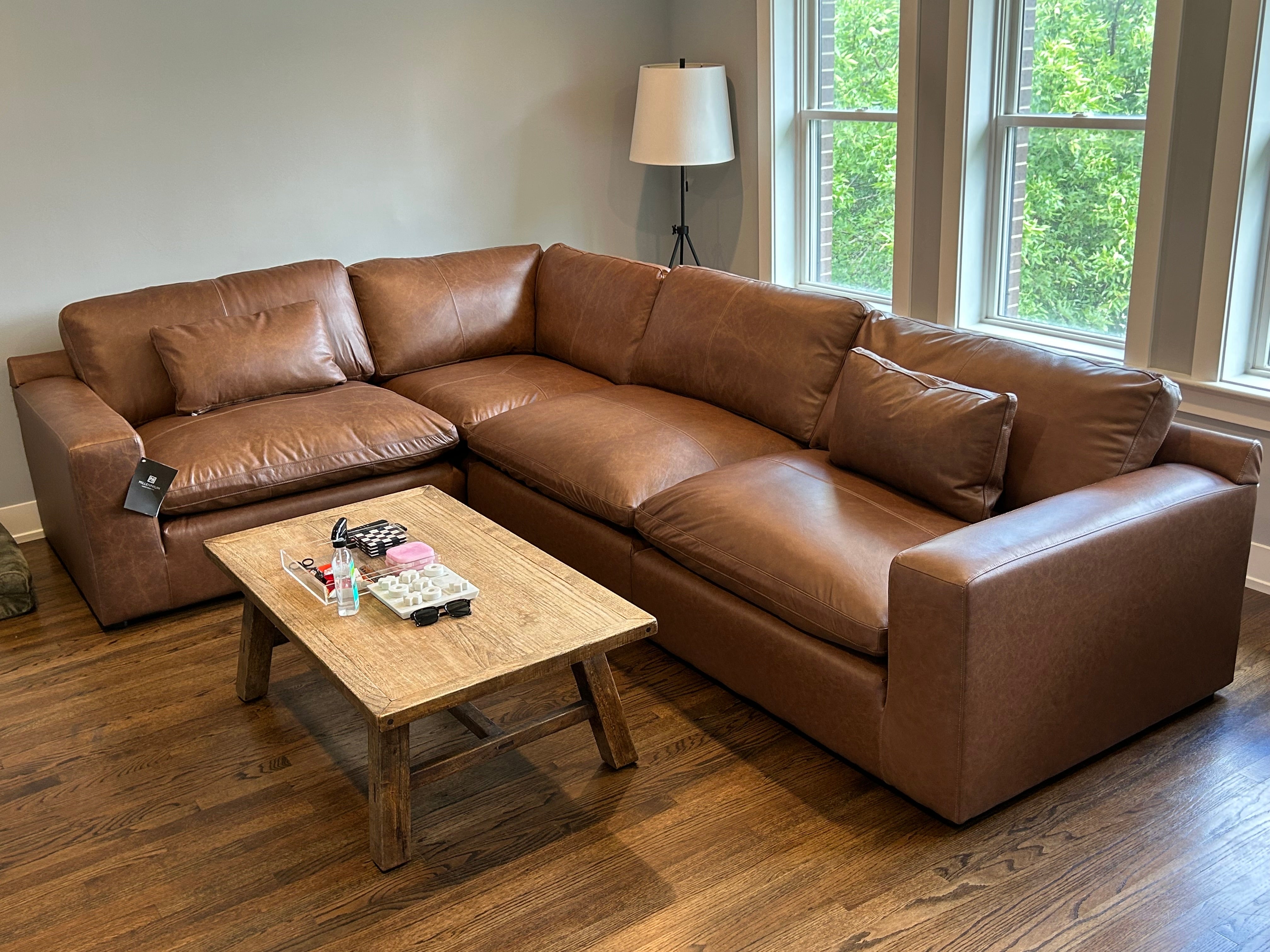 Emilia (Customizable)