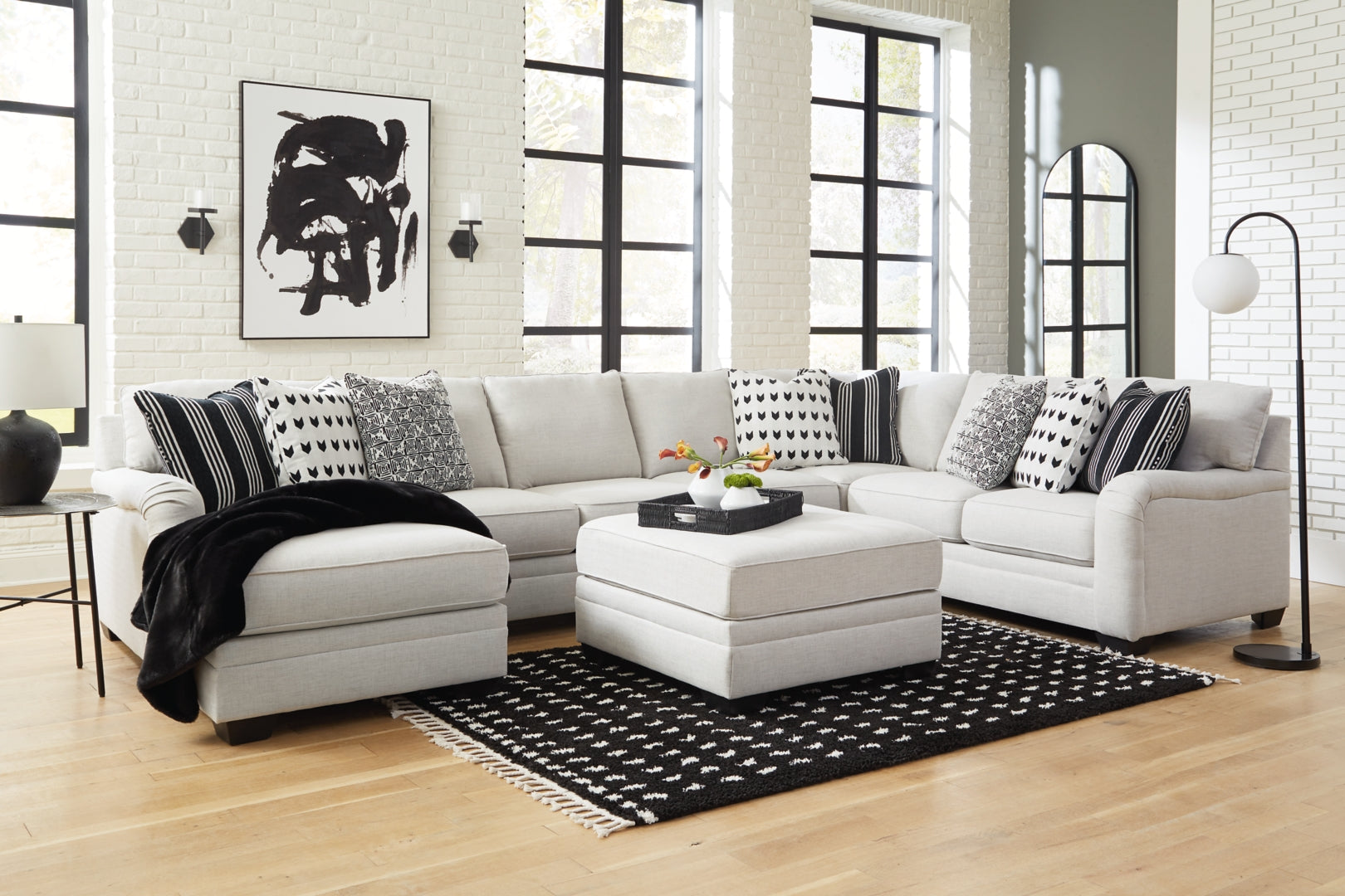 Huntsworth Sectional with Ottoman