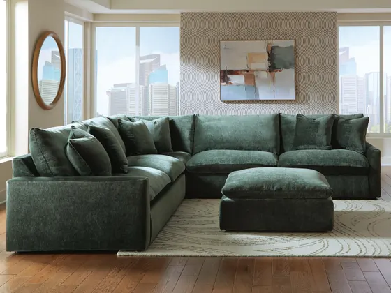 ￼Carriage View 3-Piece Sectional