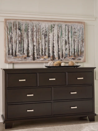 Covetown Dresser