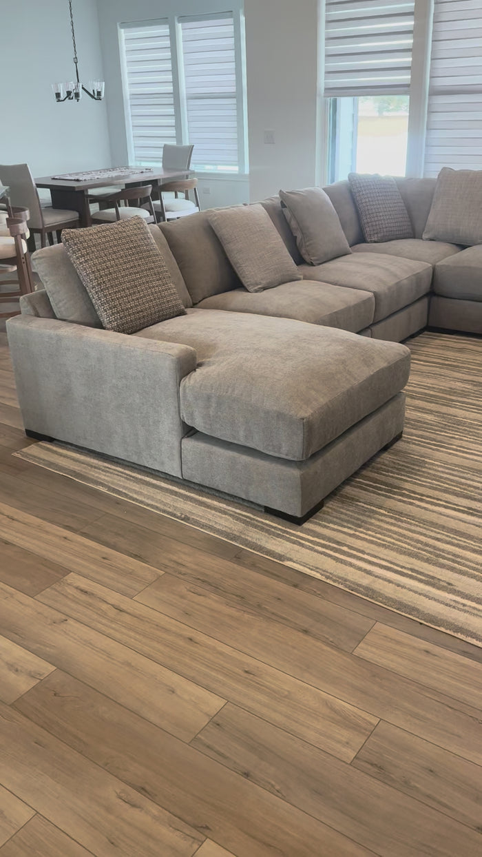 Addison Sectional (Customizable)